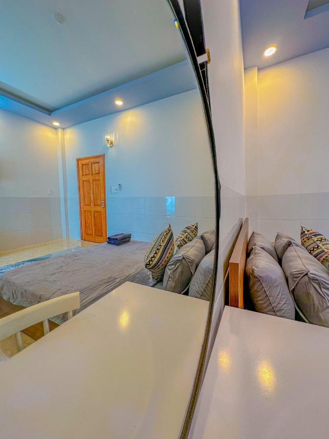 Nhan Tay 2 Hotel Can Tho Bagian luar foto