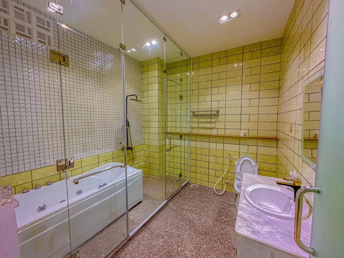 Nhan Tay 2 Hotel Can Tho Bagian luar foto