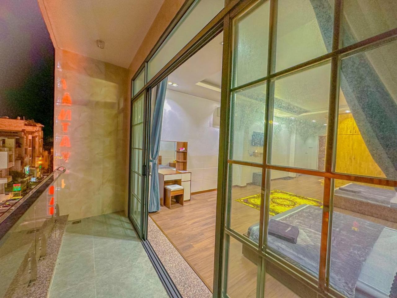 Nhan Tay 2 Hotel Can Tho Bagian luar foto